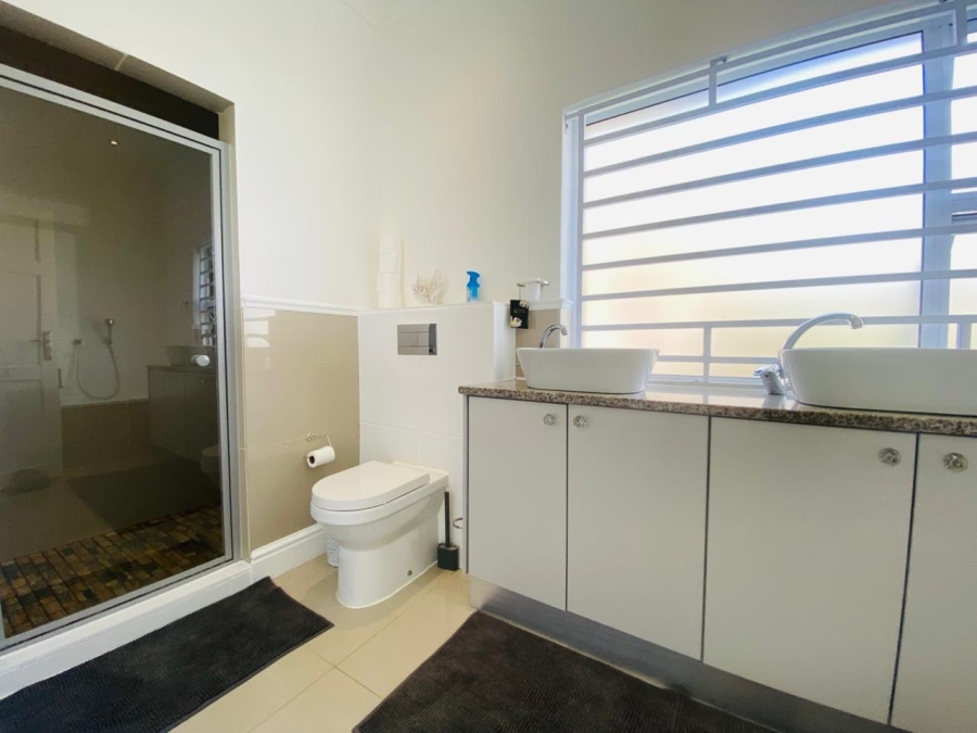 5 Bedroom Property for Sale in Sunset Beach Western Cape